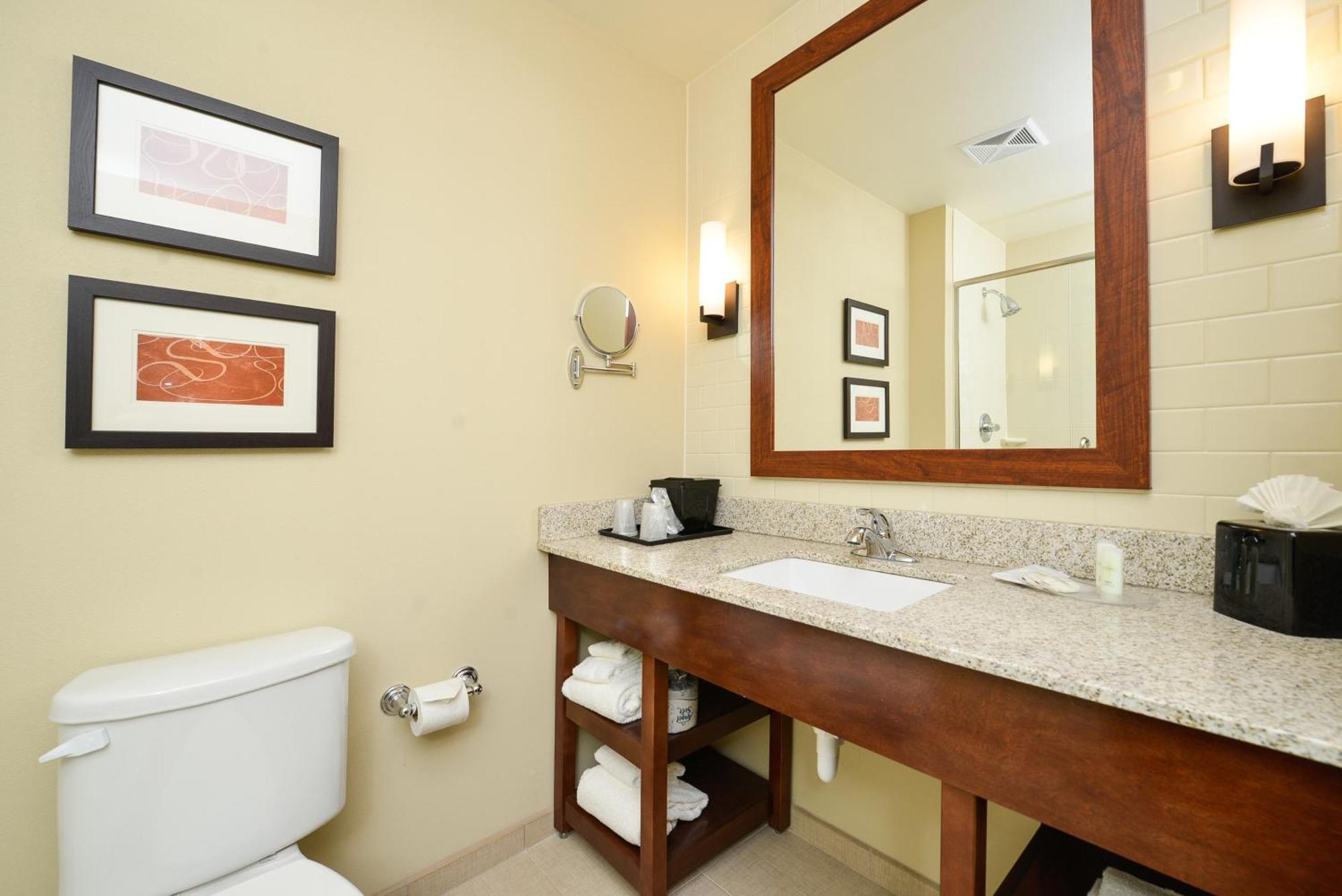 Comfort Suites Fargo Medical Center Oda fotoğraf